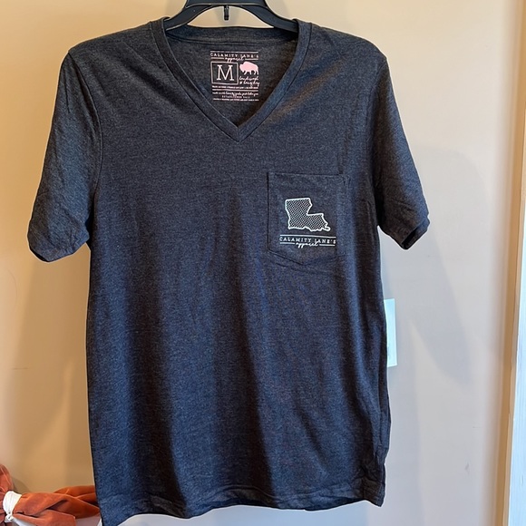 NWT Calamity Jane’s Apparel Louisiana Charcoal Gray SS Tee, Sz M - Picture 4 of 13